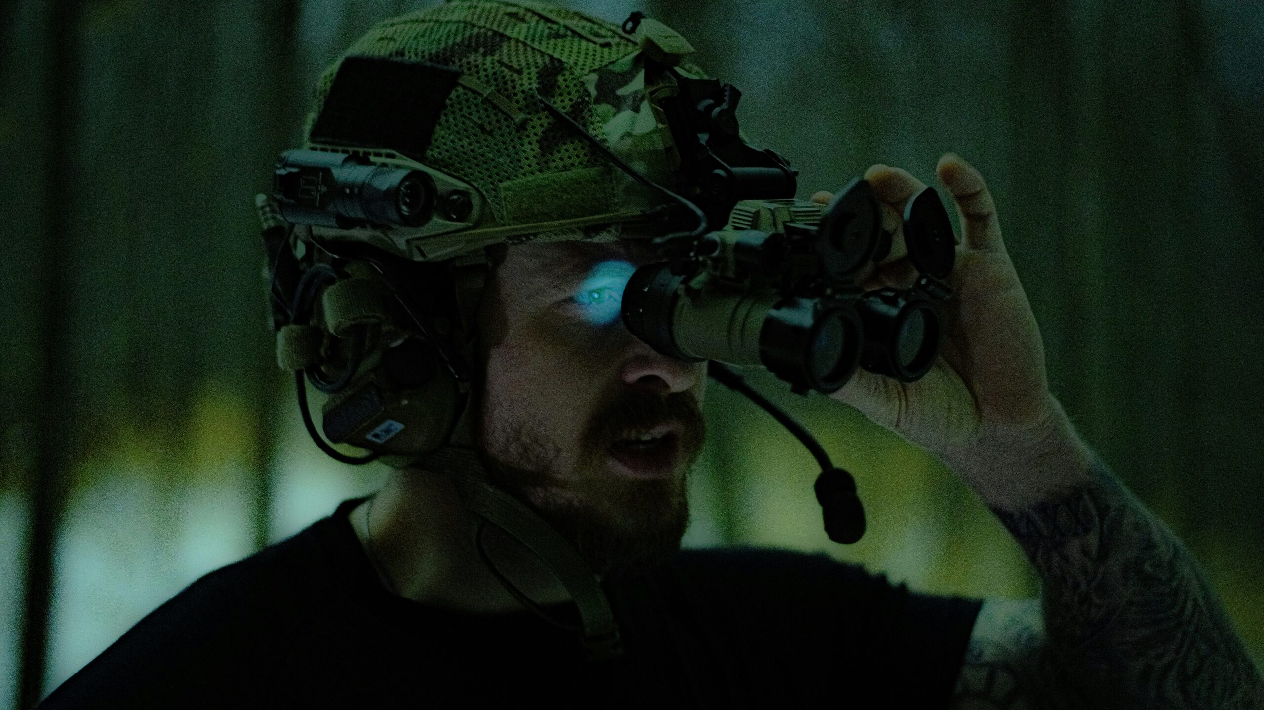 Are There Binoculars With Night Vision?